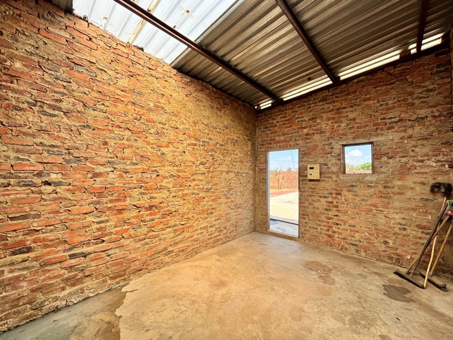 To Let commercial Property for Rent in Klerksdorp Industrial North West